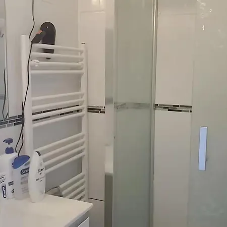 在奥利机场和巴黎市中心之间有免费停车场和花园的静谧温馨的家庭居所 Vitry-sur-Seine