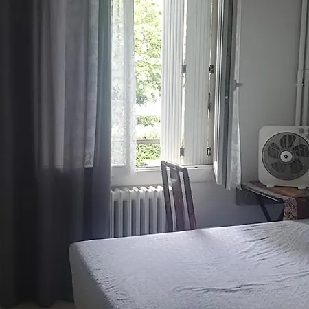 Apartman 在奥利机场和巴黎市中心之间有免费停车场和花园的静谧温馨的家庭居所 *